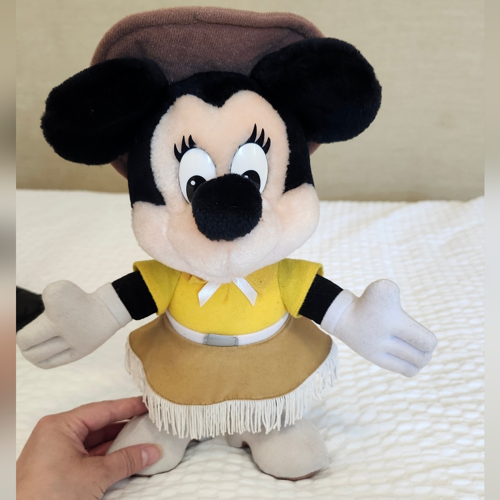 Disney Minnie Mouse Cowgirl Plush Toy‎